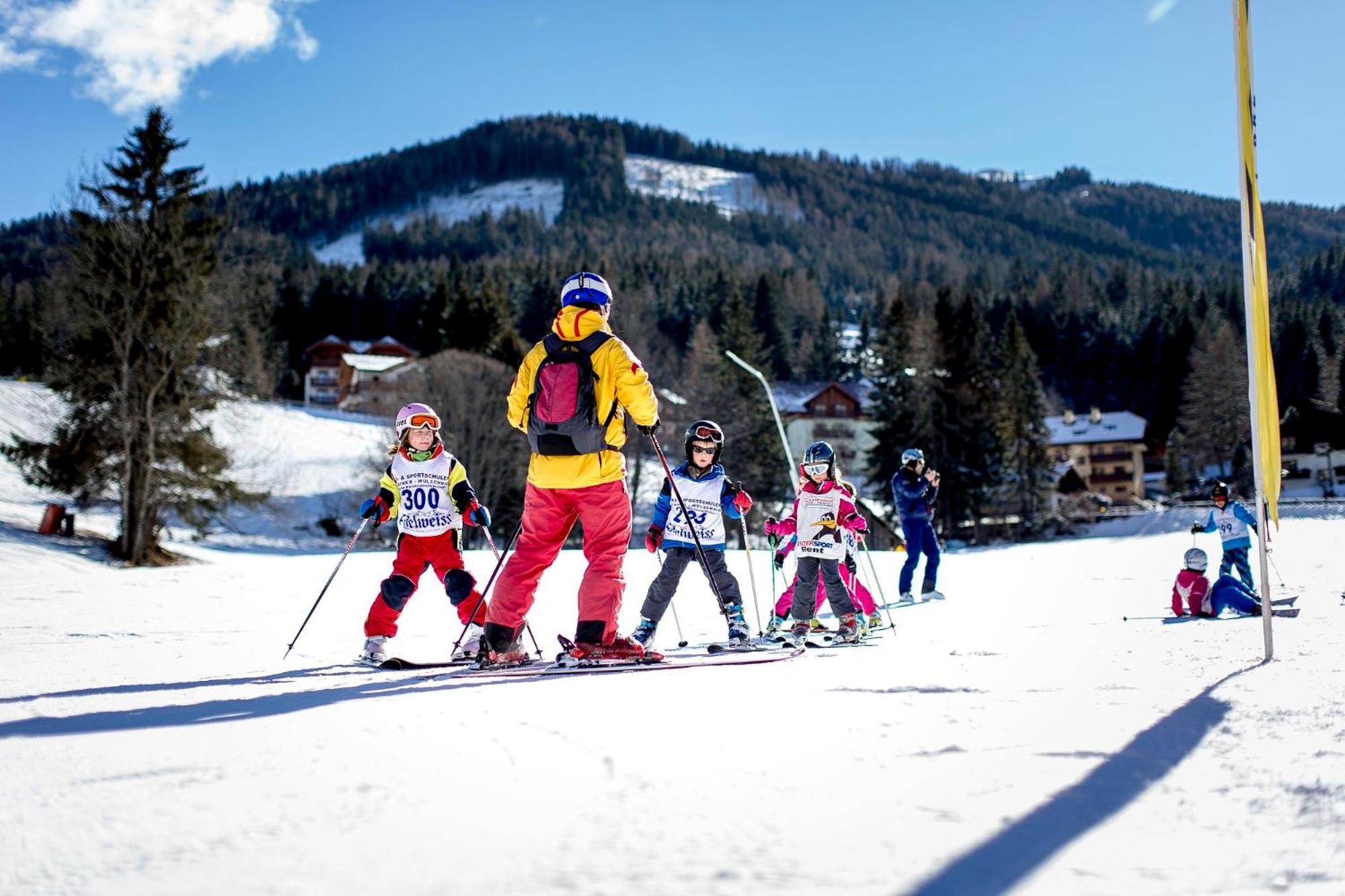 Family & Sporthotel Kaerntnerhof Bad Kleinkirchheim Exterior foto